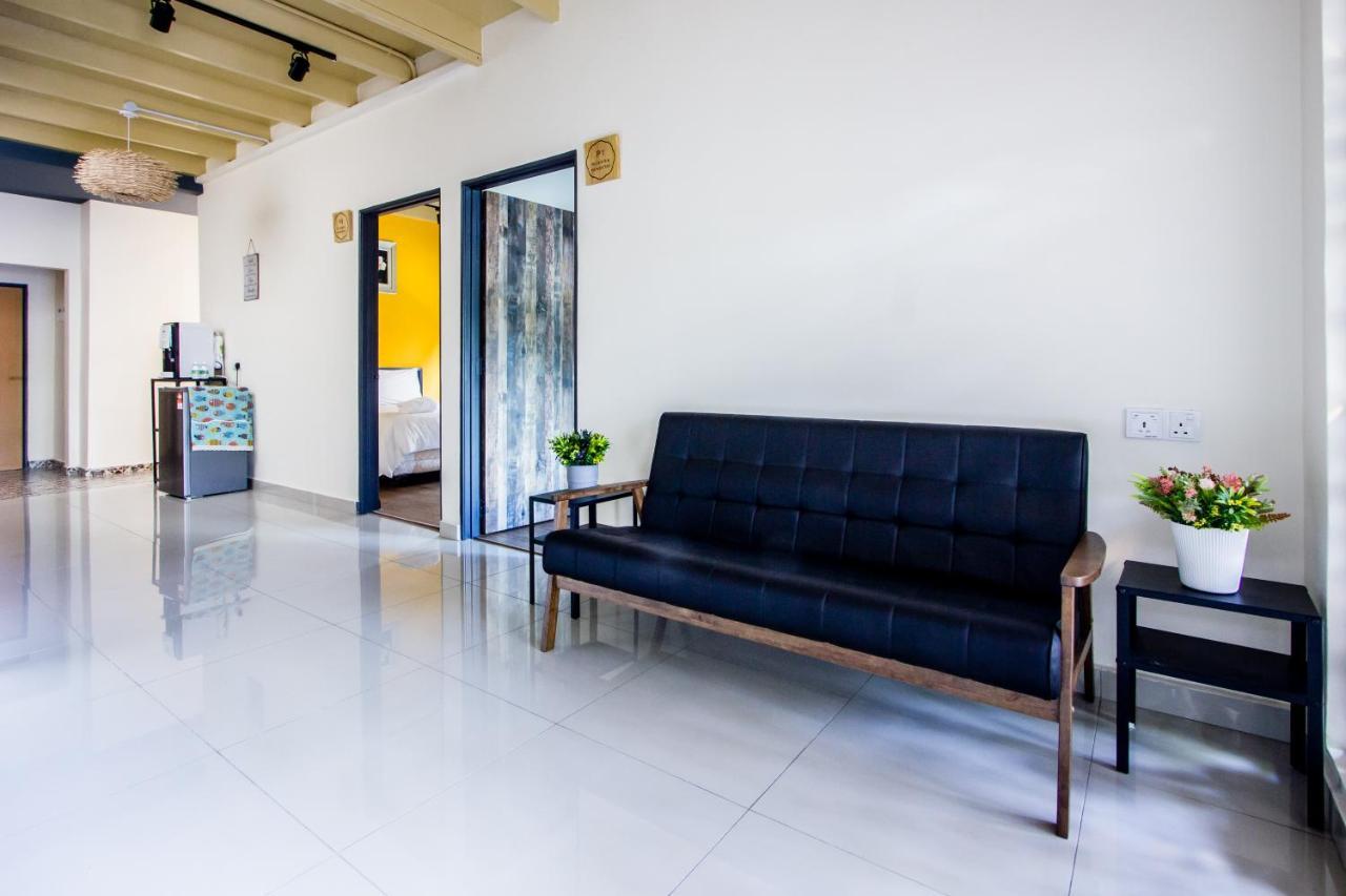 Explore 5Br Gardenhouse Retreats Butterworth Exterior photo