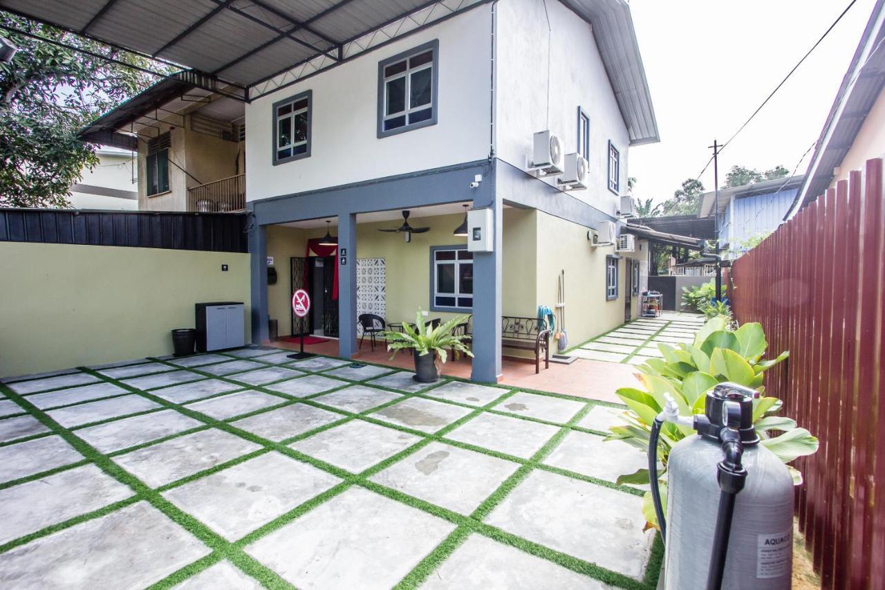 Explore 5Br Gardenhouse Retreats Butterworth Exterior photo