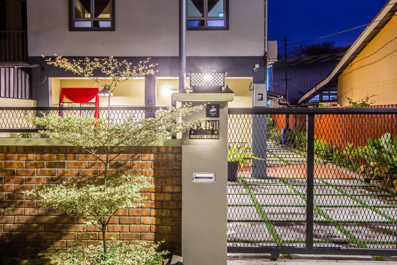 Explore 5Br Gardenhouse Retreats Butterworth Exterior photo